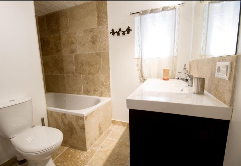 Chambre D'Hote Geiko Cabrieres-d'Aigues Εξωτερικό φωτογραφία